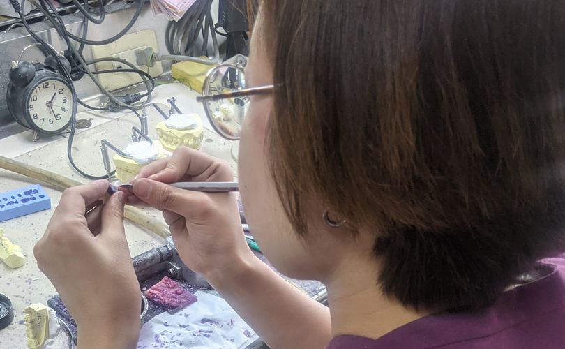 歯科技工士紹介04